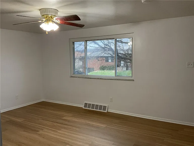 214 Erwin Pl — Photo 12