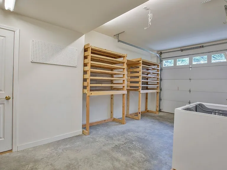 2385 Lake Forest Dr — Photo 40
