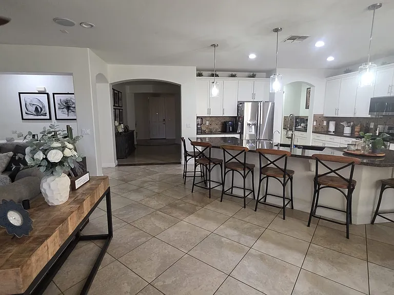 5204 W Pedro Ln — Photo 10