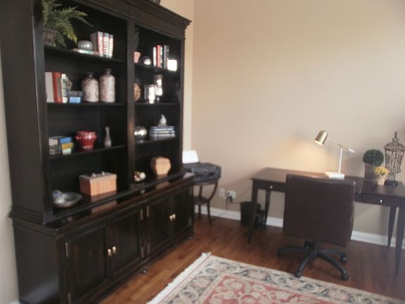 4th image of 721 Waters Edge Dr