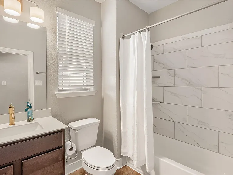 199 Kennicott Dr — Photo 17