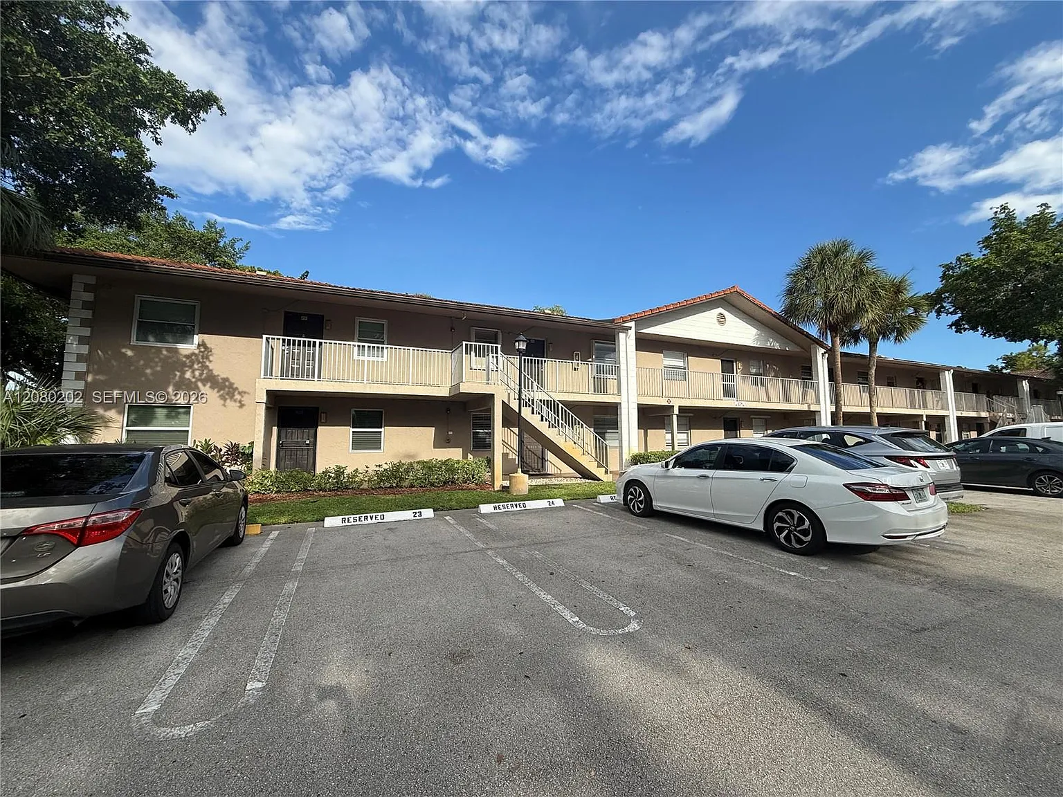 Palm Village Condo — Photo 2