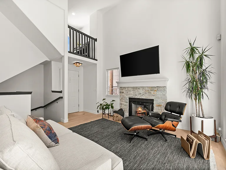 2326 E Sky Pines Ct — Photo 3