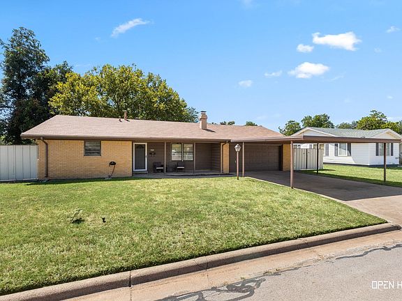 2nd image of 304 Mimosa St