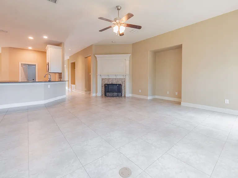 611 Table Rock Dr — Photo 10