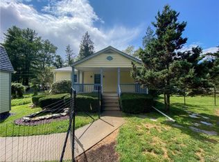 962 Seneca St, Bath, PA 18014