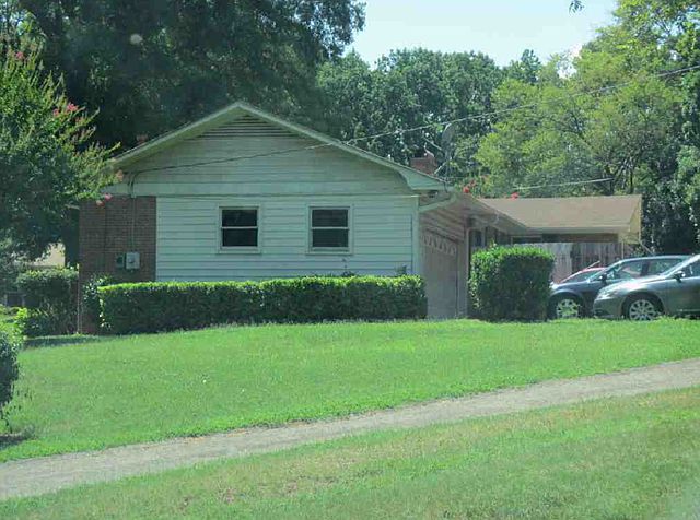 2nd image of 2736 Moores Park Dr