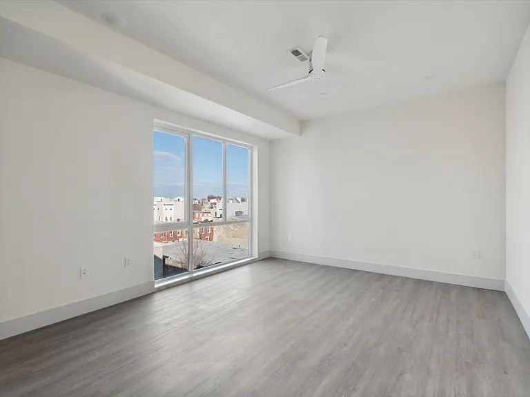 1221 E Fletcher St #211A — Photo 33