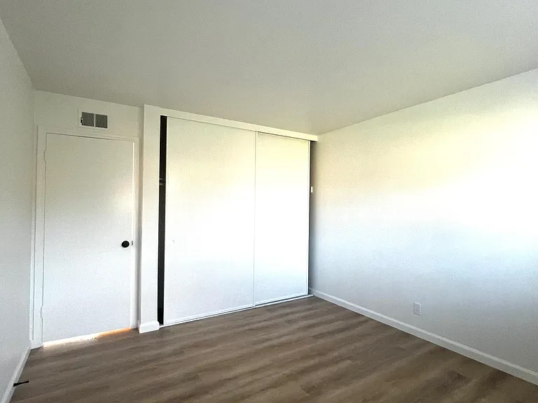 18371 Tamarind St — Photo 27