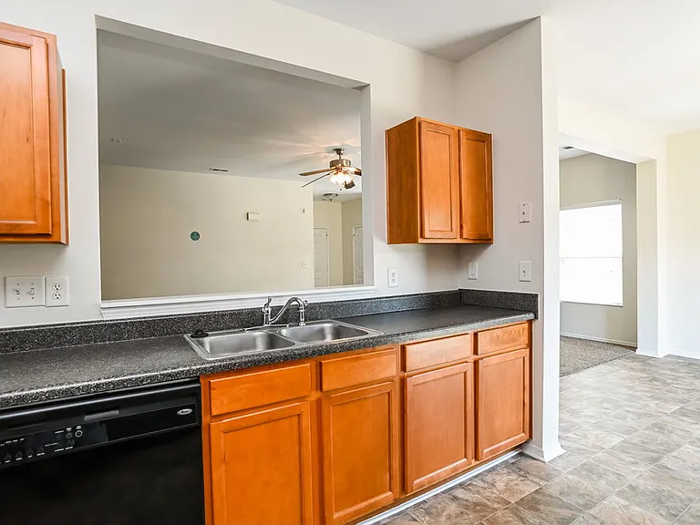 2222 Buckleigh Dr — Photo 8