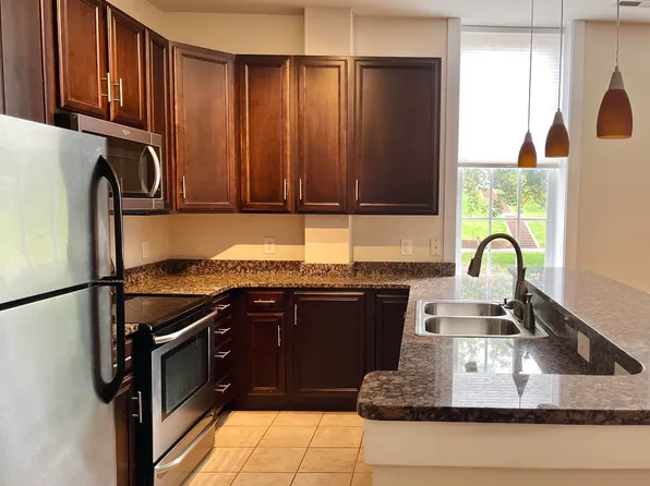101 Village Dr #202, Roanoke, VA 24001