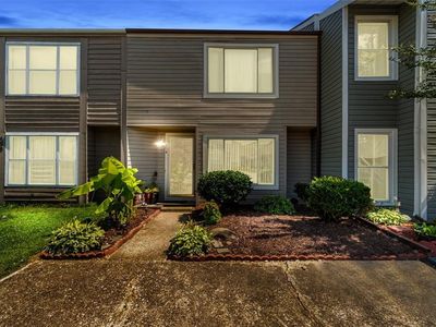 454 Falling Ln, Virginia Beach, VA, 23454