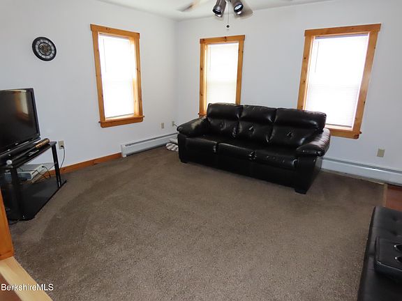 4th image of 460 Union St