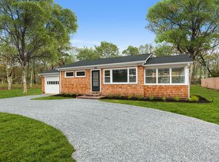 165 Bay Ave E, Hampton Bays, NY 11946