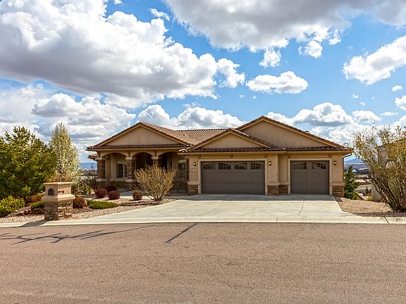 3rd image of 5972 Symphony Dr