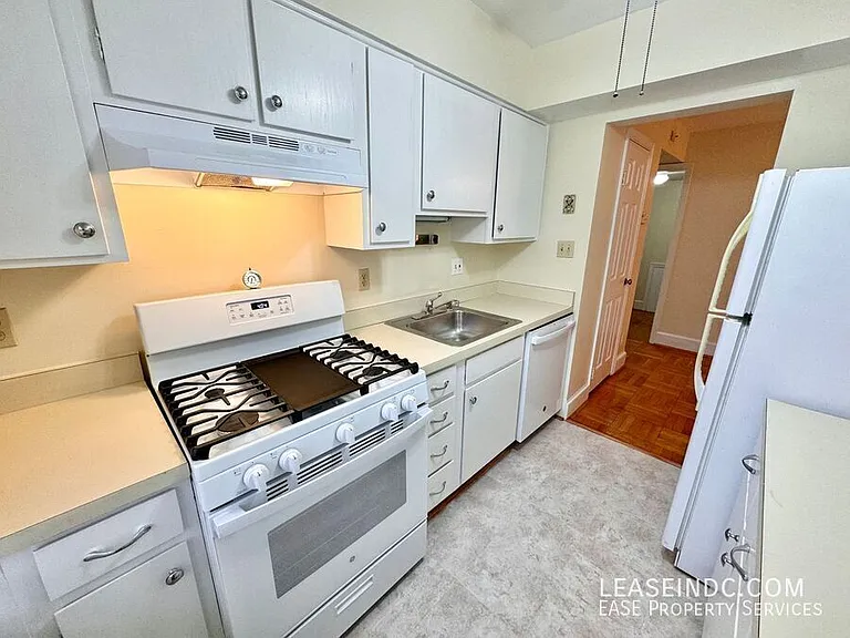 2721 Ordway St NW #4 — Photo 11