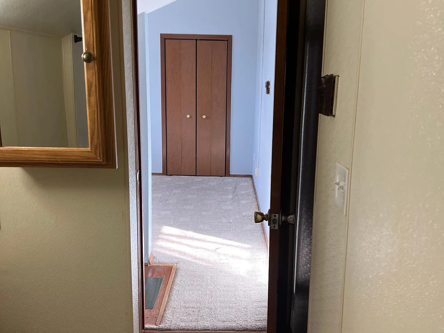 19 Chenango Ave S — Photo 3