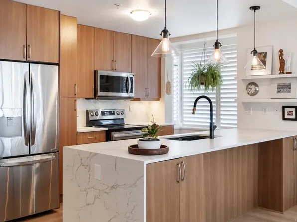 300 Waterfront Cres #305, Victoria, BC V8T 5K3