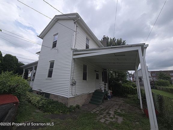 2nd image of 822 Kirst Ct