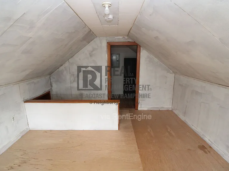 23 Grove St #B — Photo 16