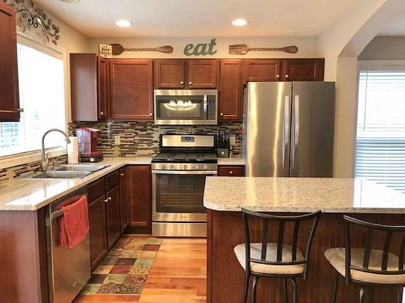 3rd image of 7954 Brewer Woods Ct SE #11