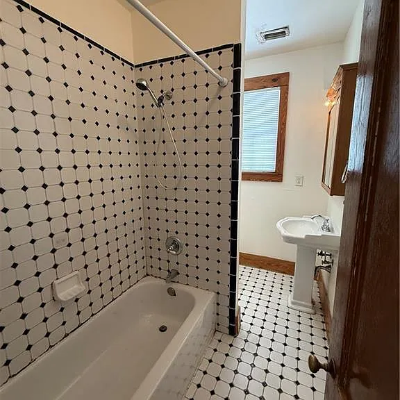 459 Dauphin St #D — Photo 13