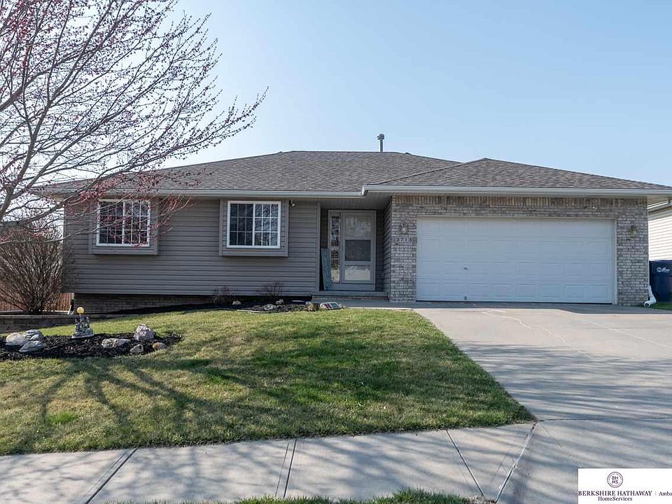 1st image of 3713 Helwig Ave