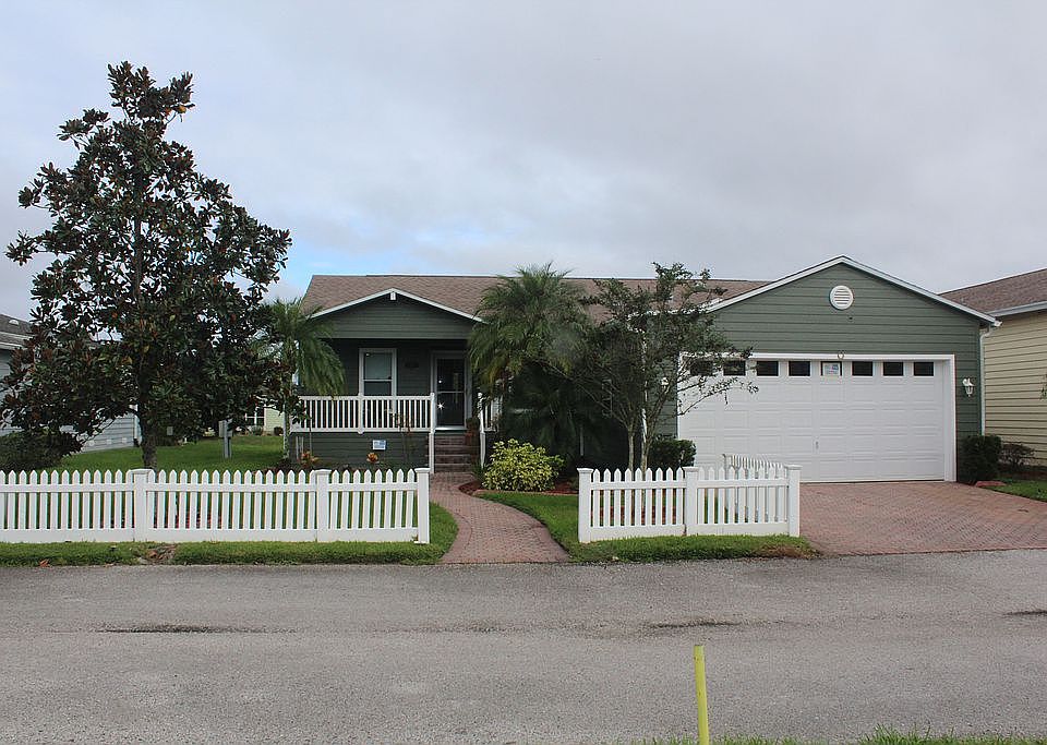 1st image of 805 Grand Arbor Way