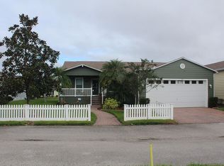 805 Grand Arbor Way, Plant City, FL 33565