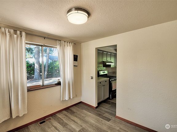 5th image of 8410 Lake Forest Drive SE