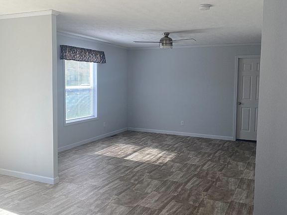 5th image of 1440 W Plum St #209