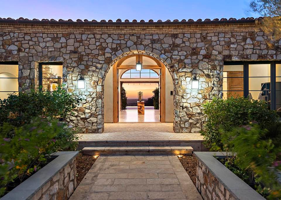 1st image of 8114 Sendero De La Pradera