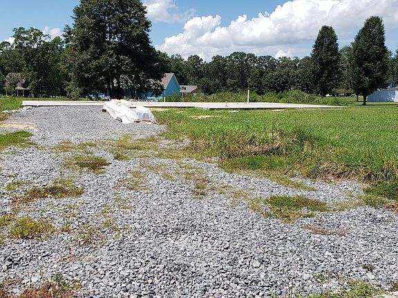 3rd image of Shoreline Dr