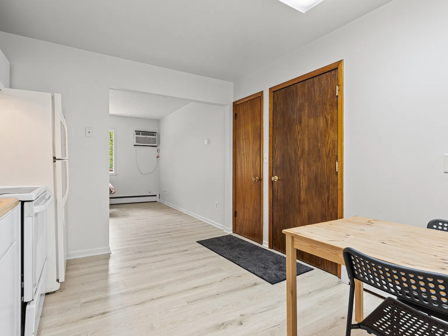 2 bed, 800 sqft, $1,600 — Photo 4