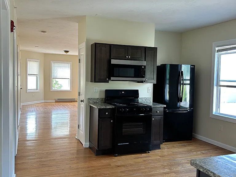327 Hamilton St #2 — Photo 5