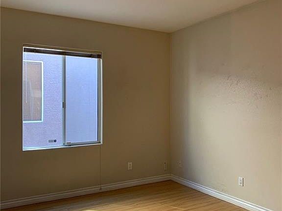4th image of 9245 Weeping Hollow Ave