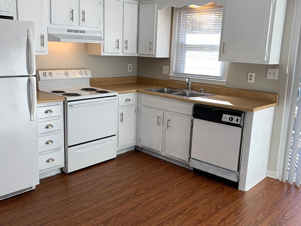 2nd image of 3701 Hacker Ct