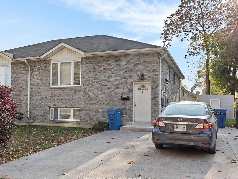 675 Chippawa St #1 — Photo 3
