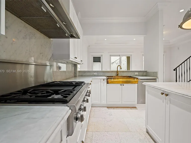 530 Valencia Ave #2 — Photo 10