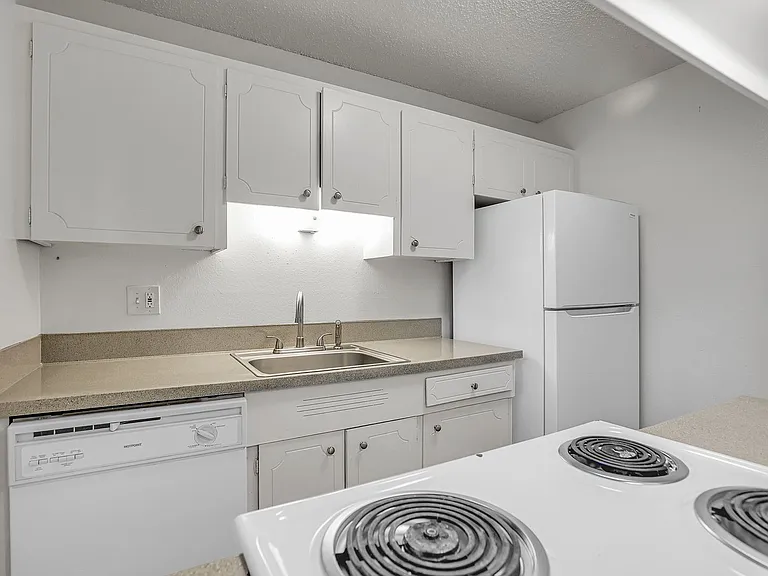 5920 SW Erickson Ave — Photo 12