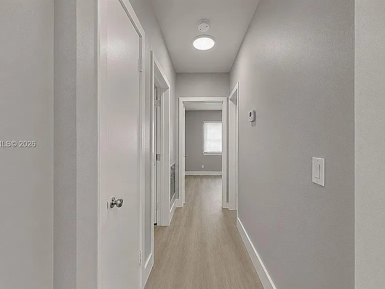 101 W 11th St #8 — Photo 23