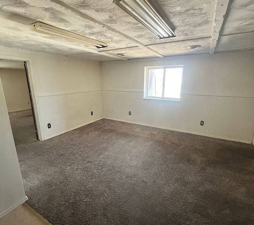 1st image of 110 W Broadway St #116