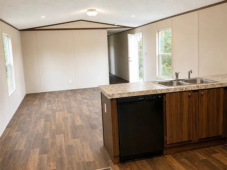 1360 Highway 71 W #A — Photo 10