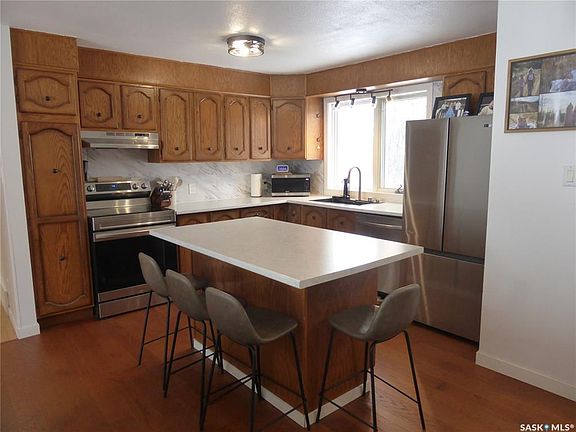 4th image of 437 4th AVENUE E