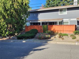 12520 SE 30th St APT C1, Bellevue, WA 98005