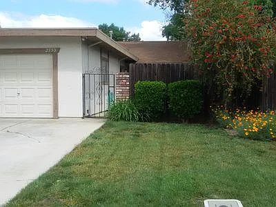 2759 Ganges Pl