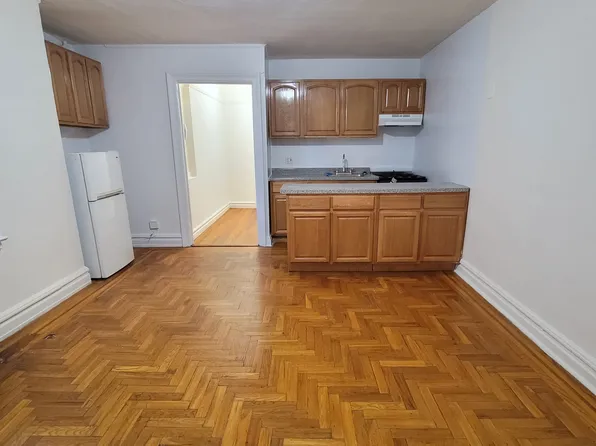 (undisclosed Address), Yonkers, NY 10704