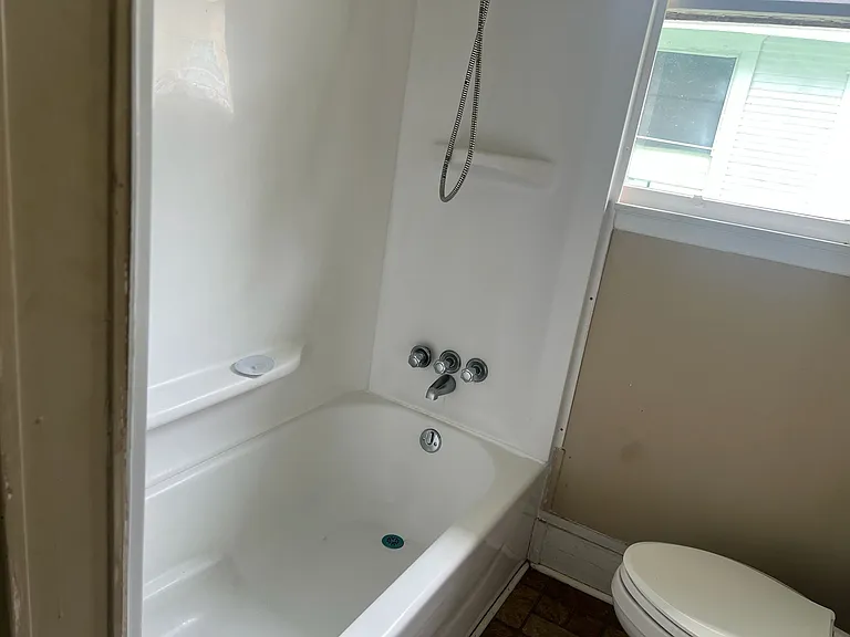 285 Adams St — Photo 9