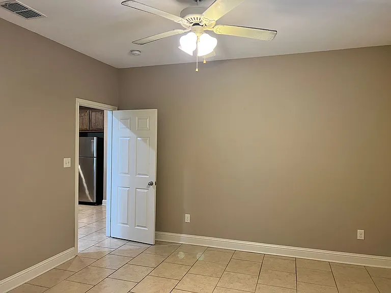 9100 Shadow Oak Dr — Photo 16
