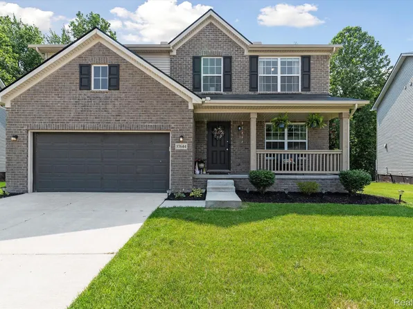 37644 N Dianne Ln, New Boston, MI 48164